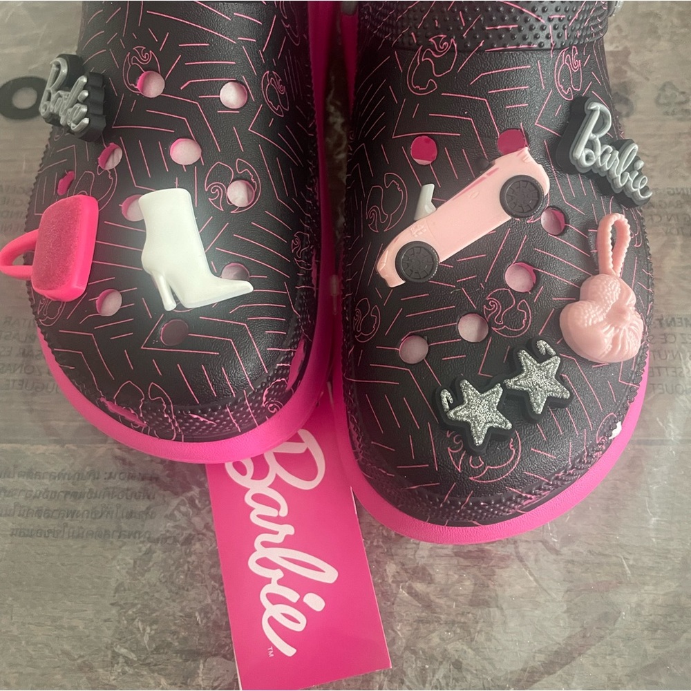 Barbie x Crush Crocs! NWT! 8 🖤🩷🖤